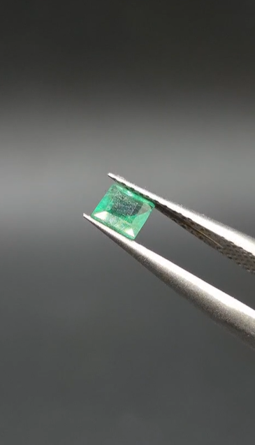 0.27ct 4mm Square Natural Emerald