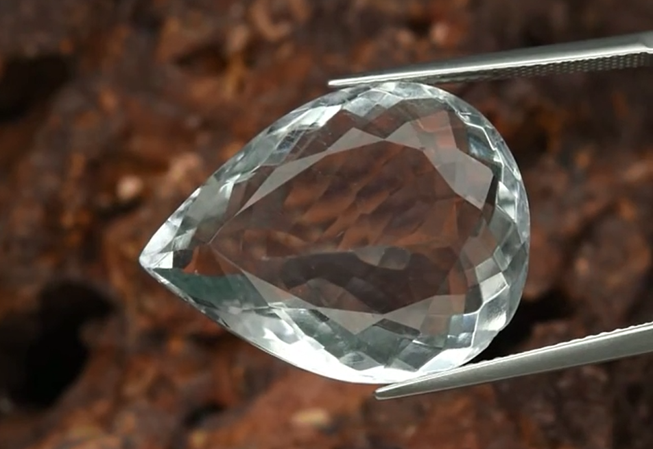 26.55ct 23.6x18mm Pear Natural Green Fluorite, Brazil