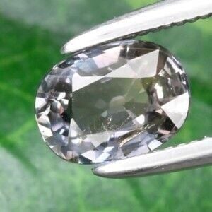 0.85ct 6x4.5mm VS Oval Pink-Purple Sapphire Gemstone Unheated Songea, Tanzania