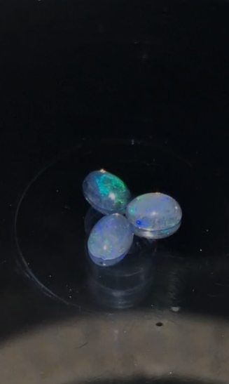 1.24ct 7x5mm 3pcs Lot Oval Cabachon Natural Ethiopian Opal