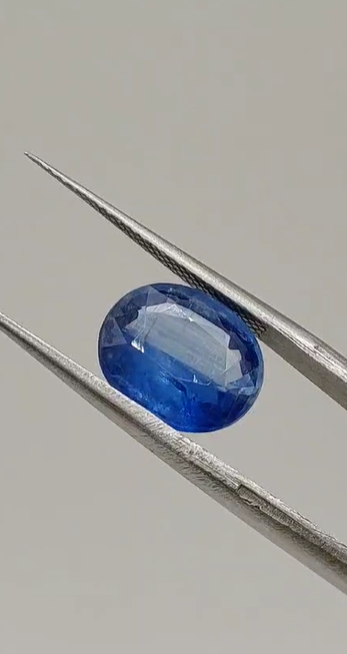 4.45ct 11x9.1mm Oval Natural Blue Kyanite