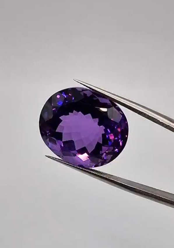 22.63ct 19.6x16.7mm Oval Natural Amethyst