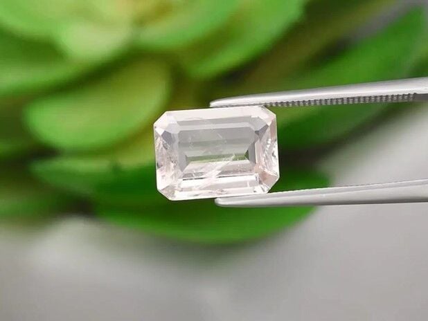 3.05ct 11.2x8.3mm Octagon Natural Unheated Peach Pink Morganite, Madagascar