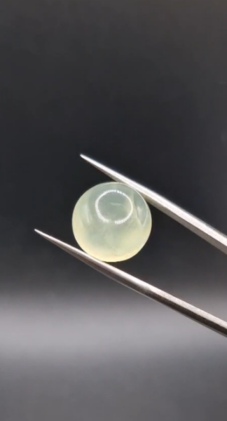 14.50ct 14mm Round Cabachon  Natural Prehnite