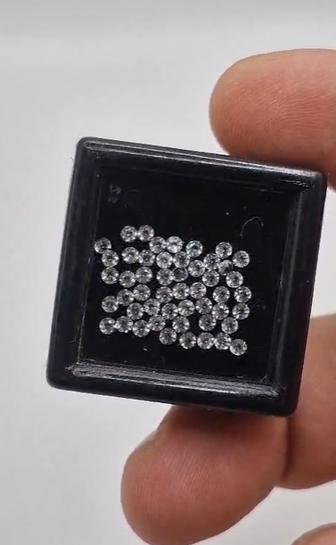 2.02ct 1.9mm 50 pcs Round Natural White Topaz Africa