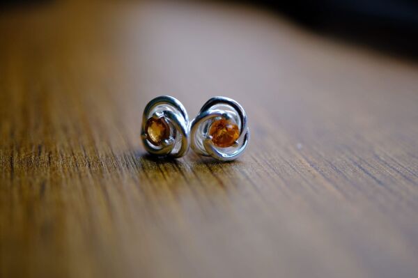 0.58ct Natural Assonit Taşlı Gümüş Küpe