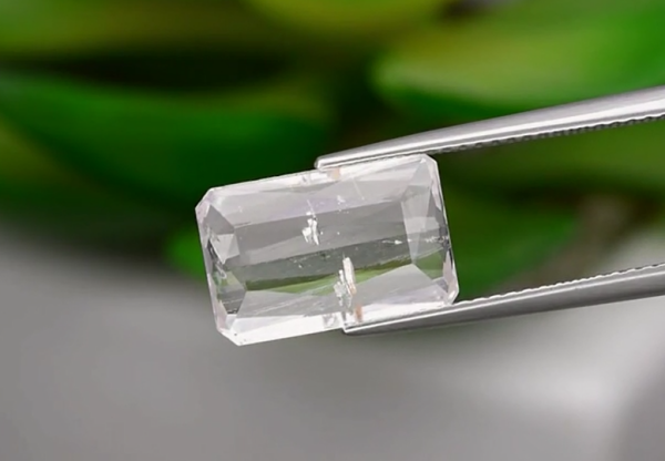 3.69ct 13x8.4mm Scissor-Cut Natural Unheated Very Light Pink Morganite