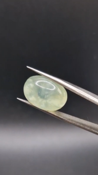 25.00ct 20x15mm Oval Cabachon  Natural Prehnite