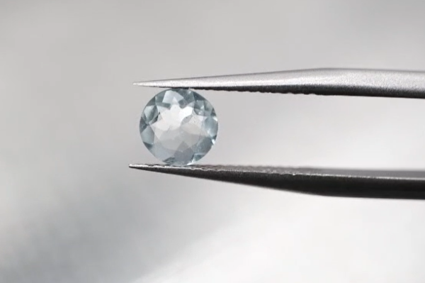 0.48ct 5.7mm Round Natural Aquamarine