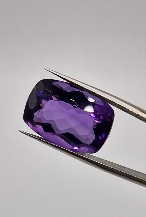 18.26ct 19.6x13.9mm Cushion Natural Amethyst