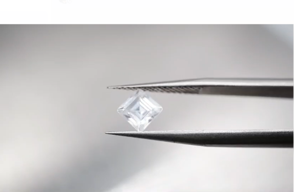 1.27ct 5mm Very Light Blue Square Natural Aquamarine