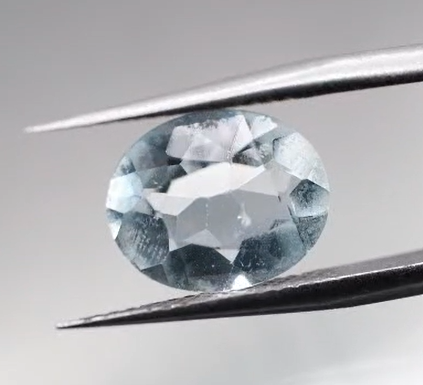 3.99ct 11.2x9.1mm Oval Natural Aquamarine