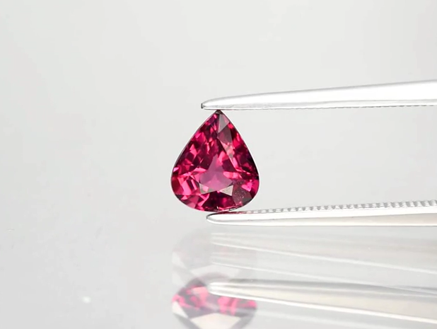 1.14ct 7x6mm VS Pear Natural Pinkish Purple Malaya Garnet - Mozambique Gem