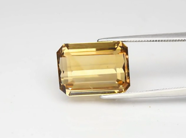 14.06ct 15.2x11.2mm VS Octagon Natural Champagne Topaz - Brazil Gemstone