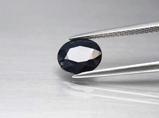1.70ct 8x6.8mm Oval Deep Blue Sapphire Tanzania Africa, Heated