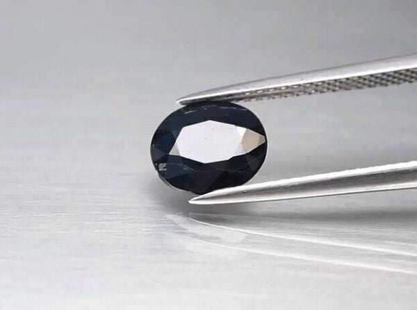 1.70ct 8x6.8mm Oval Deep Blue Sapphire Tanzania Africa, Heated