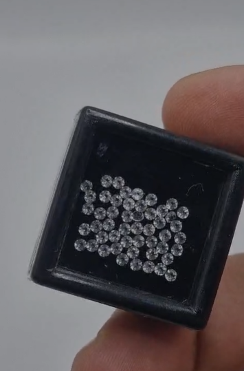 2.02ct 1.9mm 50 pcs Round Natural White Topaz Africa