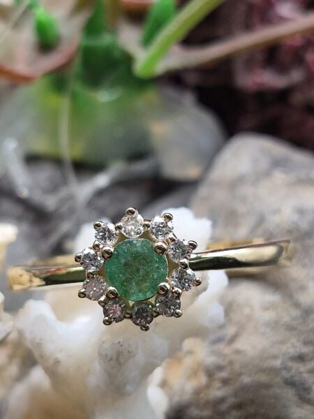 0.23ct Emerald - 0,20ct  E/F Pırlanta  -  2.42gr 14 Ayar Yüzük