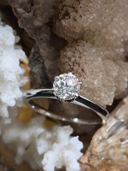 0.71ct G/SI2 3.08gr 18 Ayar GIA Sertifikalı Tektaş Yüzük