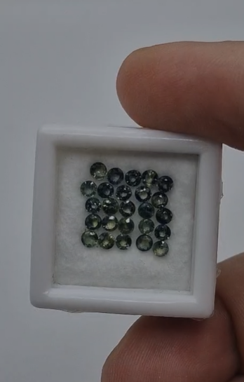 3.09ct 2.6mm 25 pcs Round Natural Green Sapphire