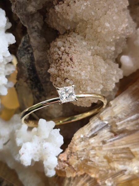 0.17ct H/SI Princess Cut 1.13gr 14 Ayar Tek Taş Yüzük