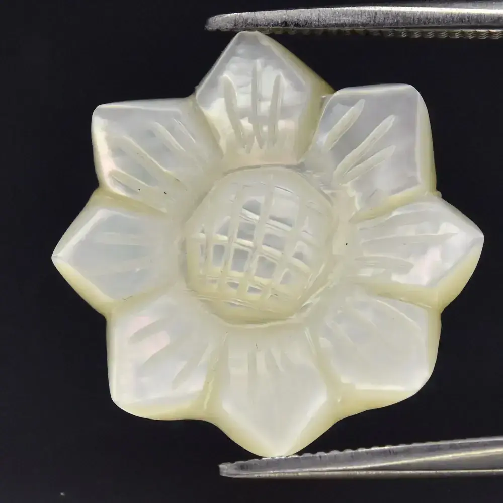 6.73ct Flower Carving Natural White Pearl Shell - Handcraft, Thailand Gem
