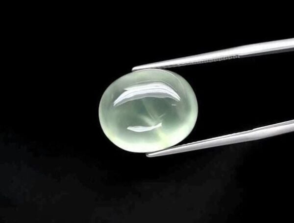 19.29ct 17.4x14.4mm Oval Cabochon Natural Green Prehnite, Africa