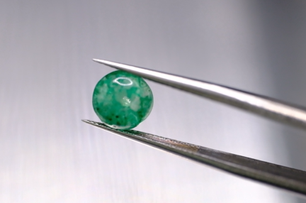 2.63ct 7.5x5.9mm Round Natural Emerald Drilled Beads