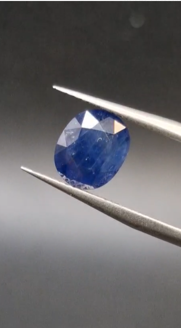 2.75ct 9.3x7.7mm Oval Natural Sapphire Madagascar ,Heated