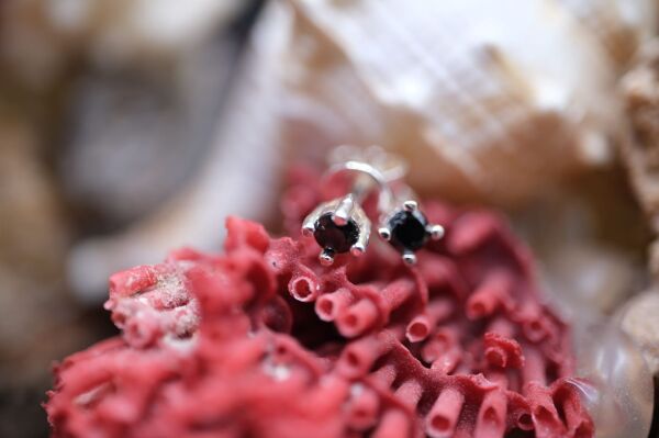 0.42ct 1.08gr Alaşımlı Kararmaz Gümüş Natural Black Diamond( Siyah Pırlanta ) Küpe