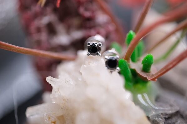 0.42ct 1.08gr Alaşımlı Kararmaz Gümüş Natural Black Diamond( Siyah Pırlanta ) Küpe