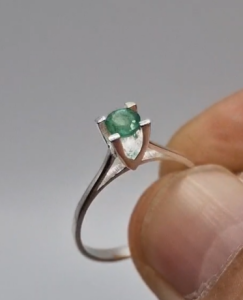 0.40ct Natural Zümrüt 1.27gr Alaşımlı Kararmaz Gümüş Yüzük