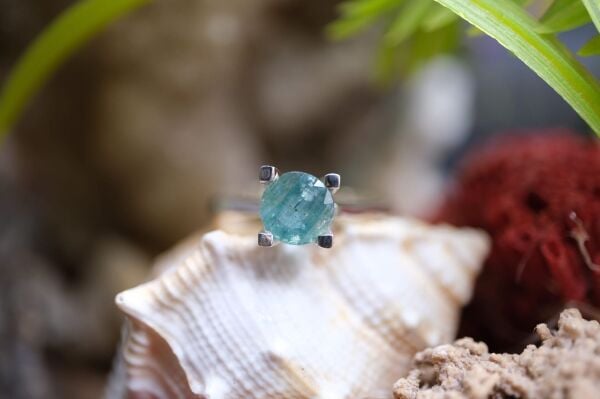 0.76ct Natural Zümrüt 2.89gr Alaşımlı Kararmaz Gümüş Yüzük