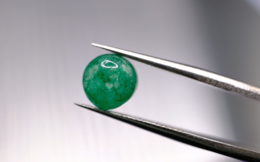 2.82ct 7.7x6.1mm Round Natural Emerald Drilled Beads