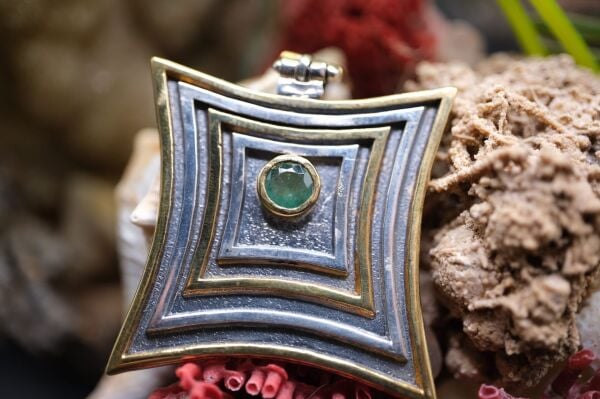 0.80ct Natural Zümrüt 12.97gr 925 Ayar Gümüş Kolye Ucu