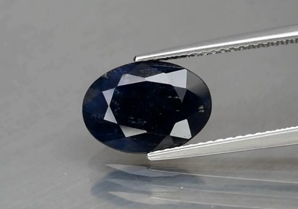 3.55ct 11.5x8mm Oval Deep Blue Sapphire Africa, Heated
