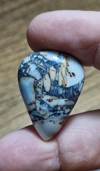 40.35ct 32.6x24.1mm Pear Yellow Septerian