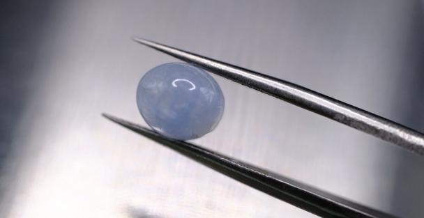 3.20ct 8x6.7mm Oval Cabachon Natural Unheated Sapphire