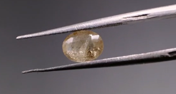 0.95ct 7.4x5.3mm Oval Natural Diaspor ( Sultanite)