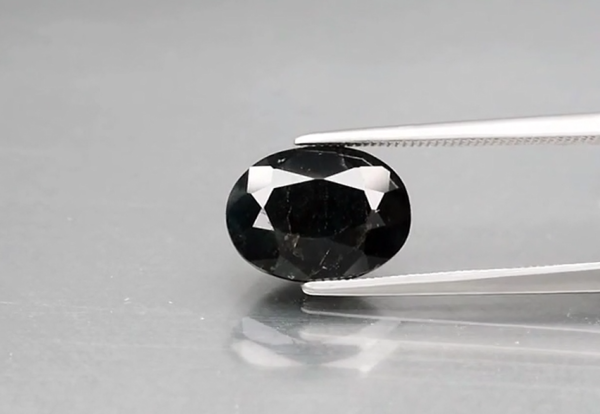 5.15ct 11.4x8.5mm Oval Dark Blue Sapphire Ethiopia, Heated