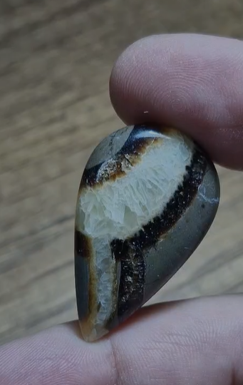 36.50ct 36.4x22mm Pear Yellow Septerian