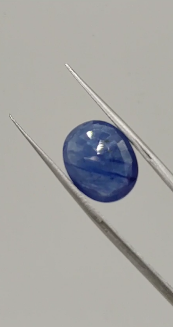 7.45ct 13.8x11.1mm Oval Natural  Sapphire ( Heated Glass Filling)