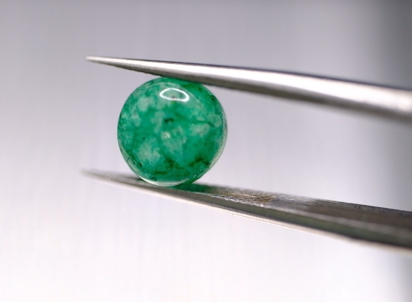 3.57ct 8.3x6.6mm Round Natural Emerald Drilled Beads