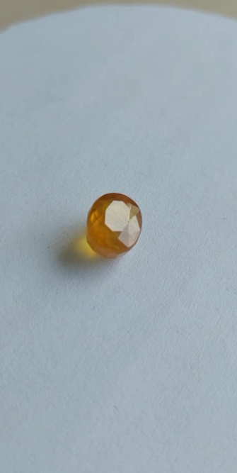 4.40ct 8.6x7.3mm Oval Natural Yellow Sapphire ( Heated Glass Filling)