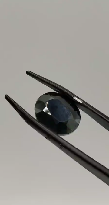 11.90ct 12.7x10.9mm Oval Natural Uunheated Sapphire