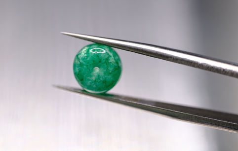 3.94ct 8.4x6.8mm Round Natural Emerald Drilled Beads