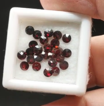 4.62ct 25Pcs  3.5mm Round Natural Red Mozambique Garnet Africa