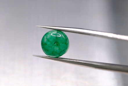 4.44ct 9.2x6.6mm Round Natural Emerald Drilled Beads