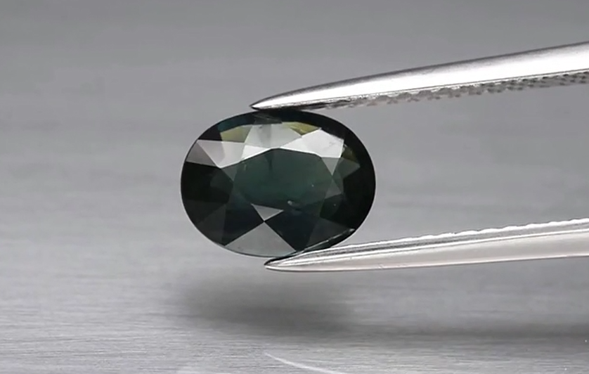 1.41ct 8x6mm Oval Green Sapphire Tanzania, Heated