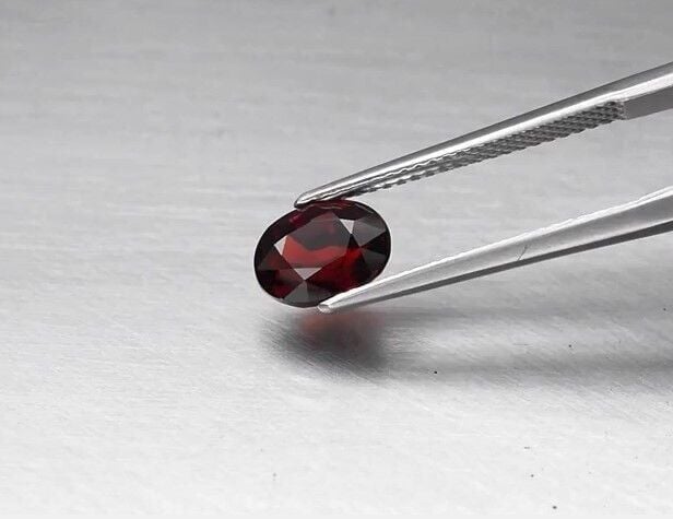 2.27ct 8.2x6.2mm VVS Oval Natural Orangish Red Garnet, Africa